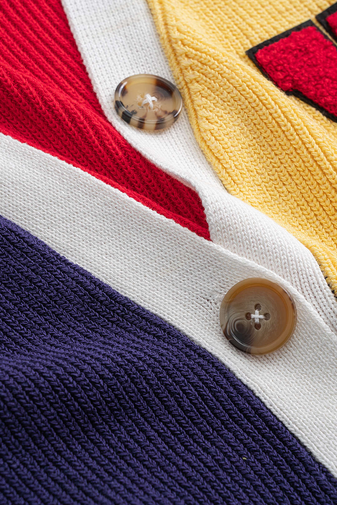 Blouse with contrasting buttons