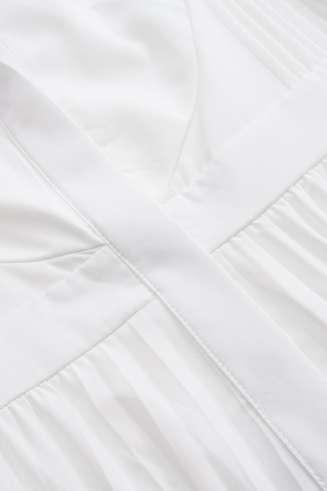 Maxi-Plissee-Kleid mit kurzen Ärmeln