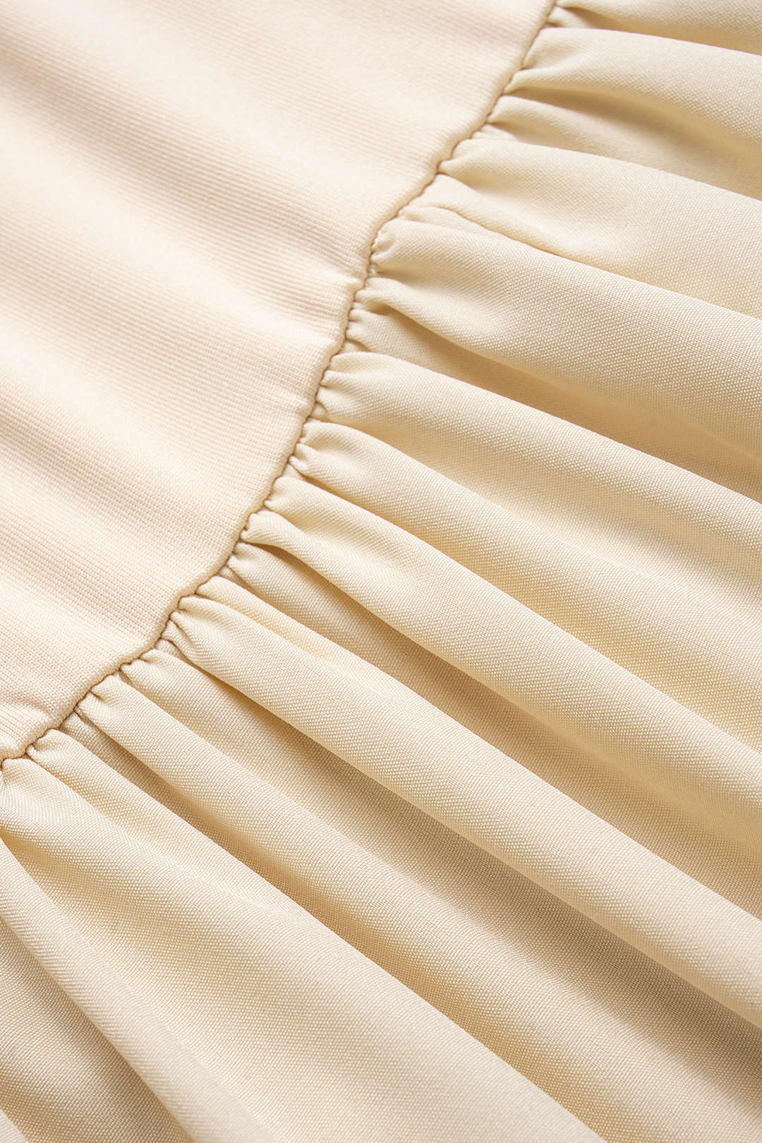Trägerloses Plissee-Midikleid im Patchwork-Stil