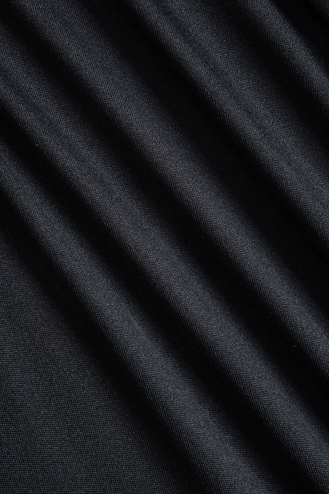 Maxikleid mit schulterfreien und langen Ärmeln