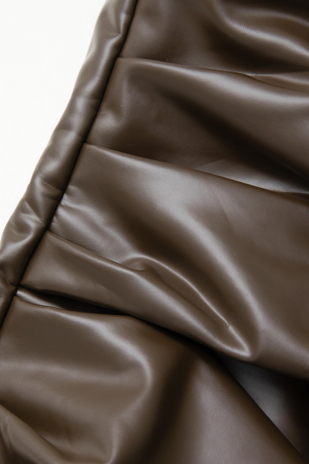 Sleeveless midi dress with gathers and slit in faux leather
