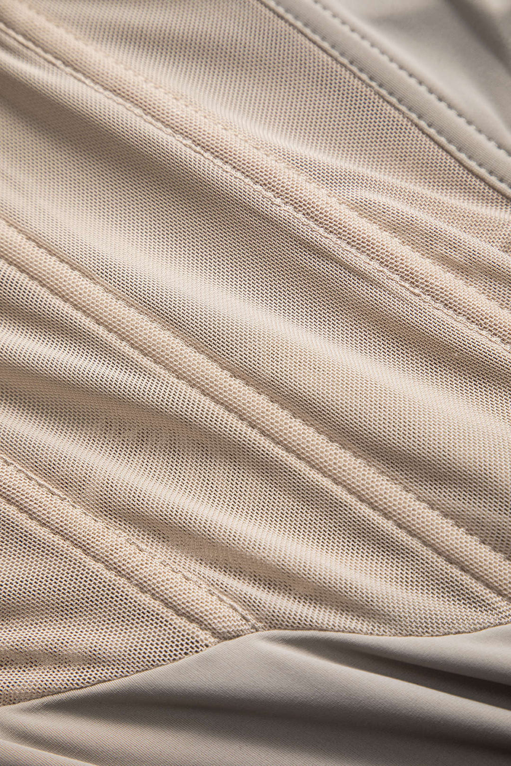 Natiné — Koronkowe body typu bustier z delikatnym wykończeniem