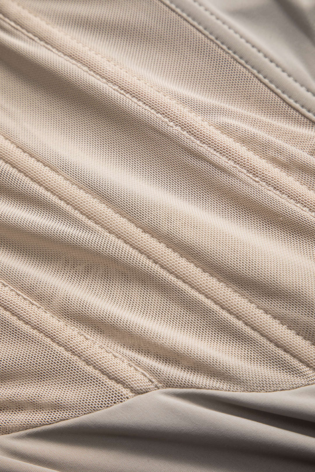 Natiné — Koronkowe body typu bustier z delikatnym wykończeniem