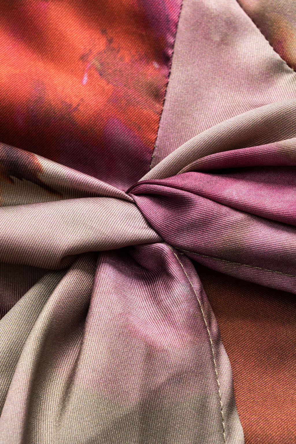 Natiné – Sukienka Midi z Wycięciami i Tie Dye