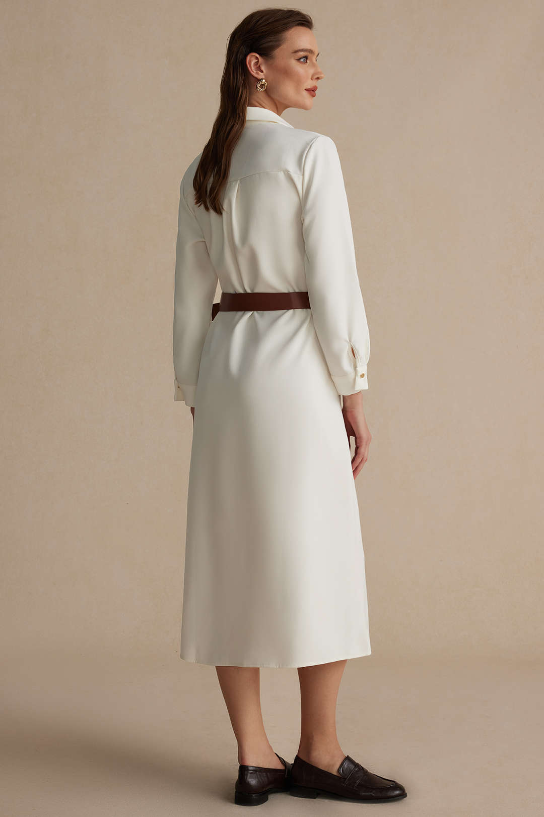 Midi dress with long sleeves, collar and belt