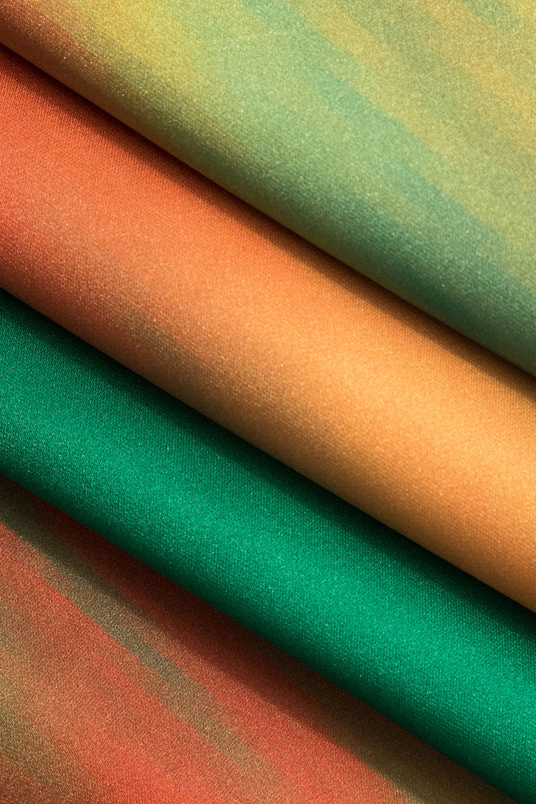 Natiné - Maxi z Asymetrycznym Dekoltem i Ombre Printem
