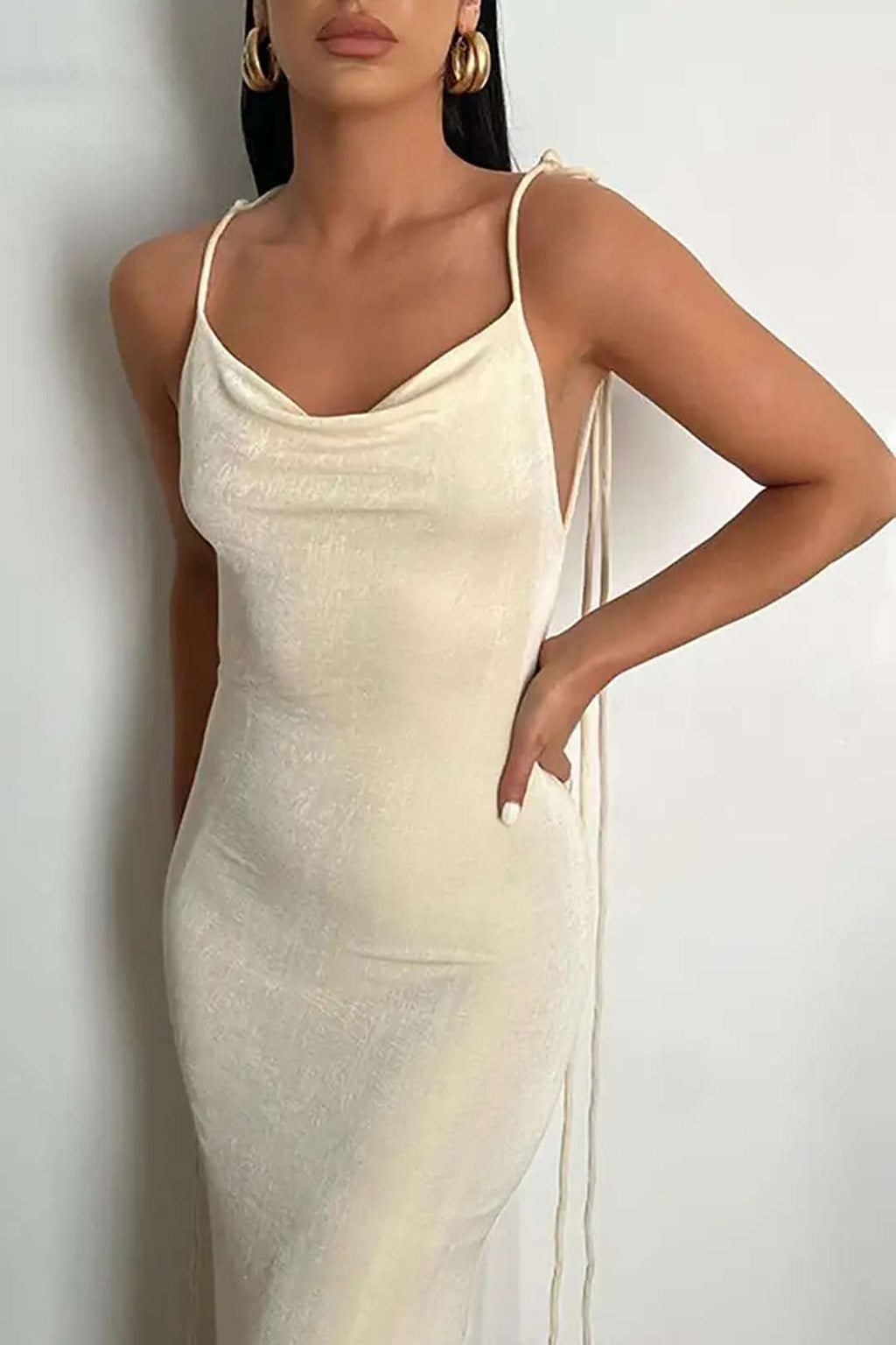 Natiné - Maxi sukienka z dekoltem w cowl i odkrytymi plecami