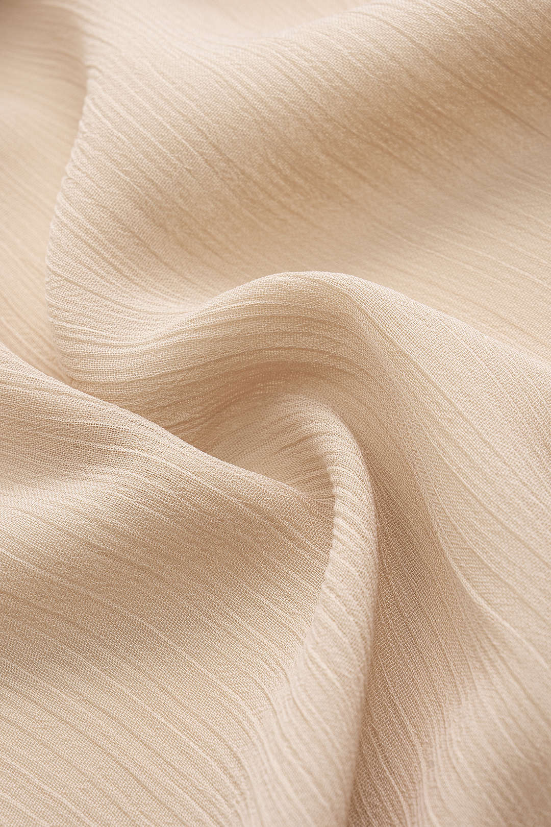 Mesh-Maxikleid mit V-Ausschnitt und Rüschen, lange Ärmel