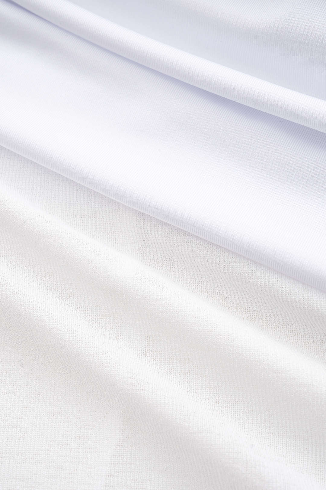 Chiffon-Maxikleid mit Schlitz und Raffungen, Kurzarm
