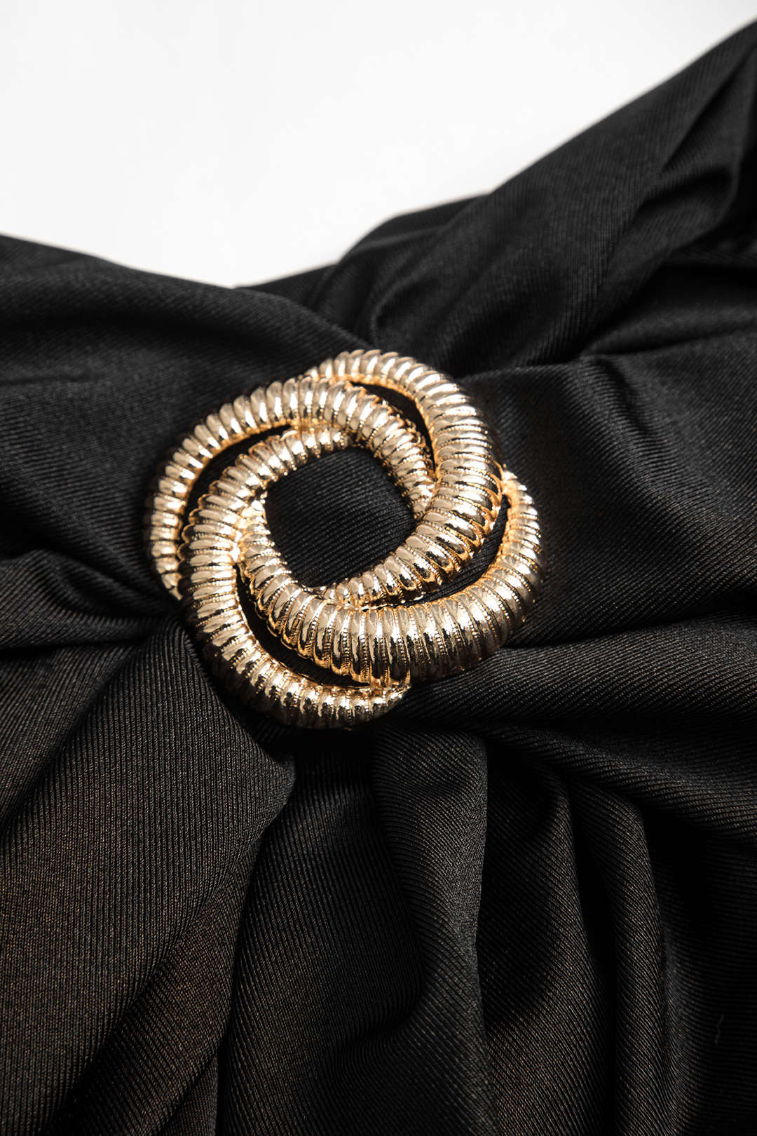 Midikleid mit Rüschen und Cutout