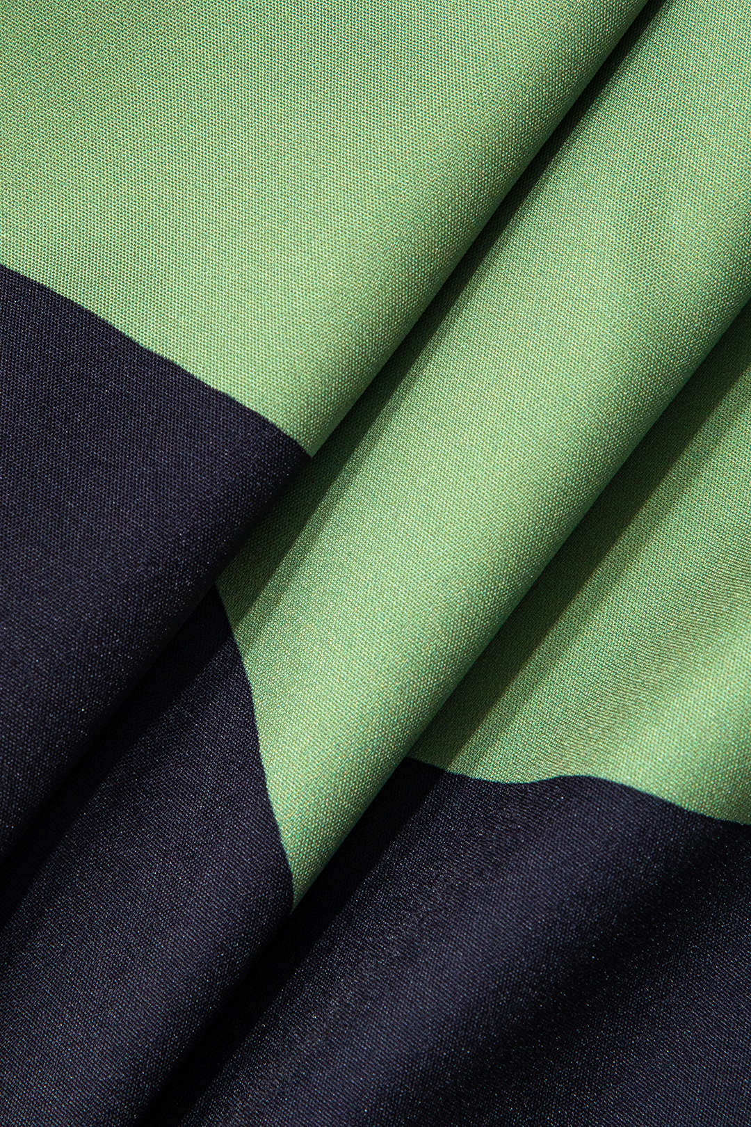 Trägerloses Maxikleid in Blockfarbe mit Schlitz