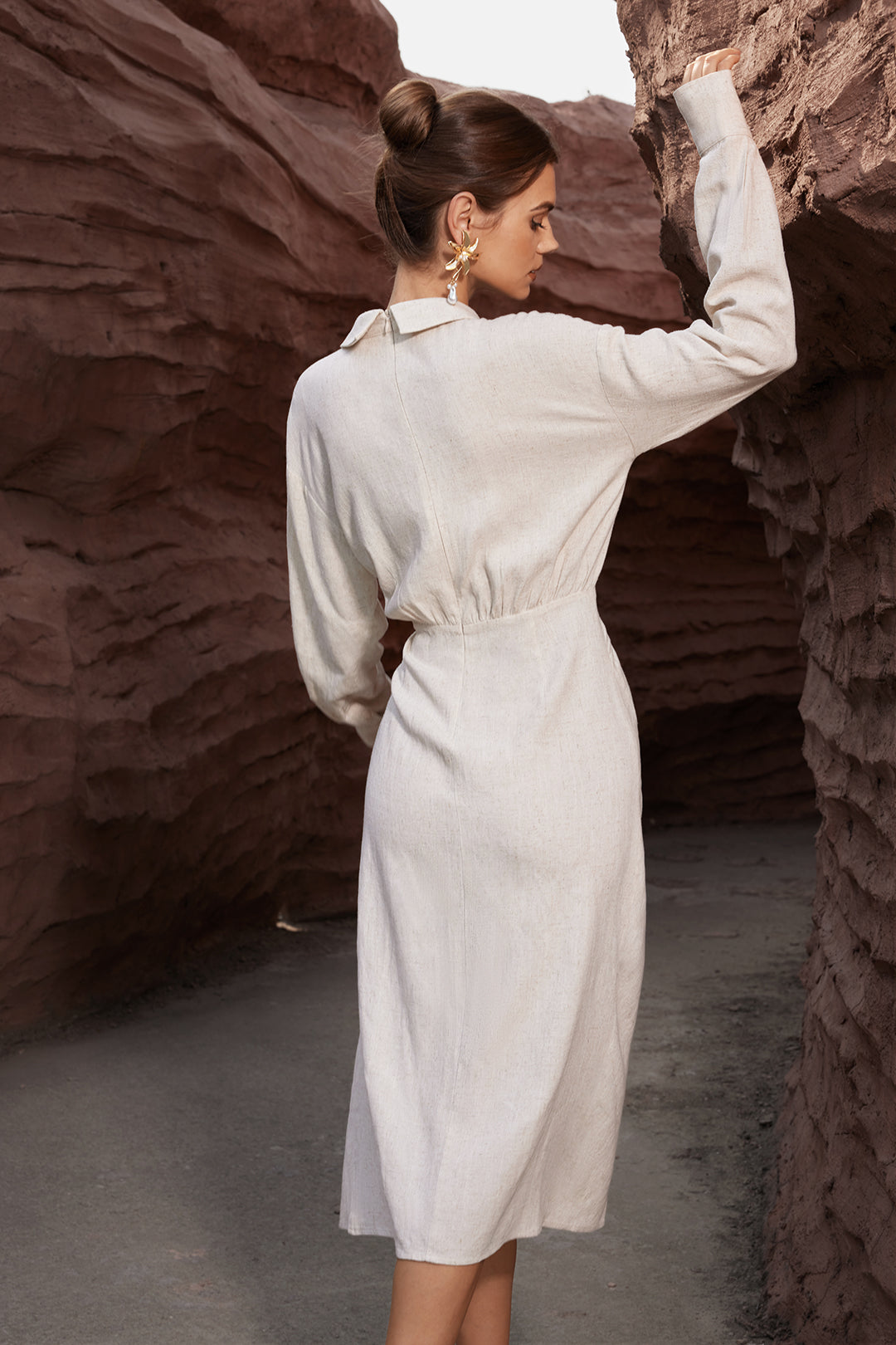 Linen midi dress with ruffles and button