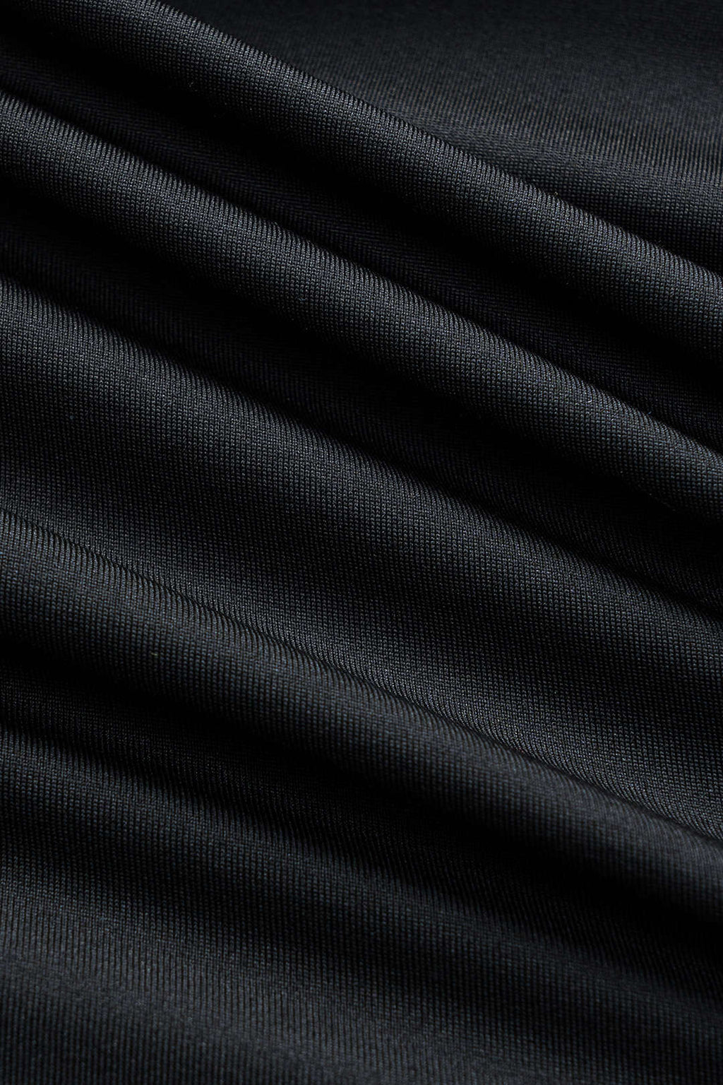Natiné — Mini Sukienka z Marszczeniem i Odkrytymi Ramionami