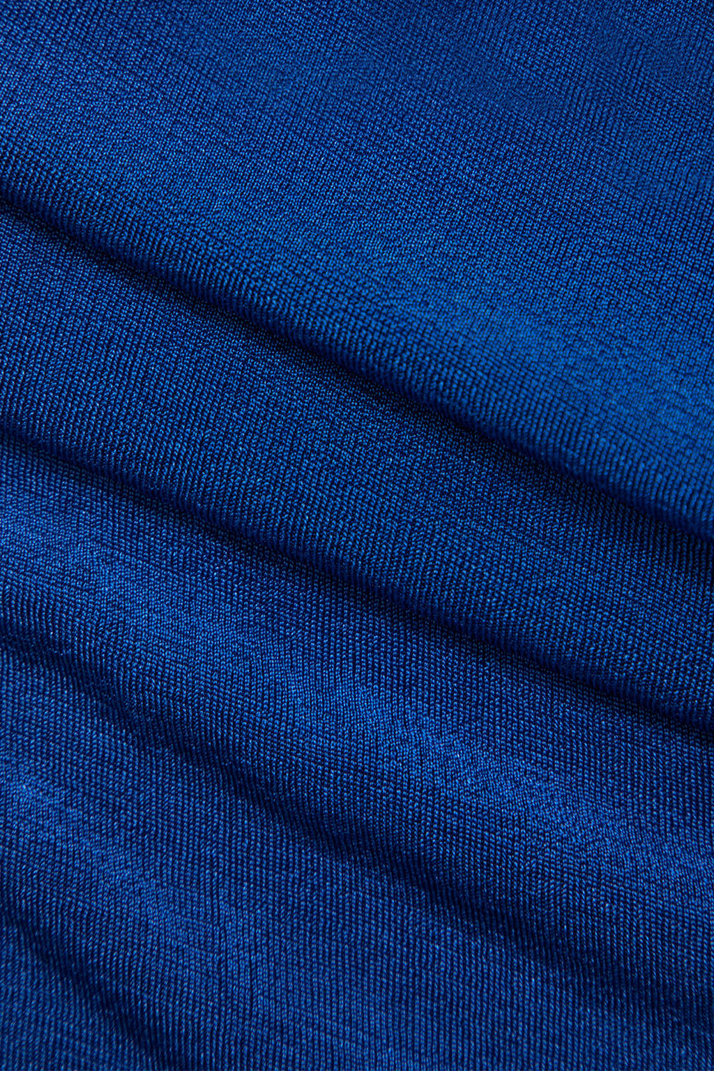 Strapazierfähiges Midikleid mit Rüschen und Knöpfen am Kragen