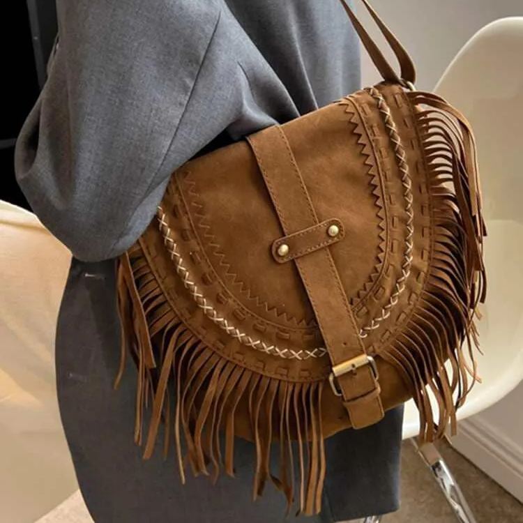 Brązowa torebka crossbody w kowbojskim stylu z frędzlami