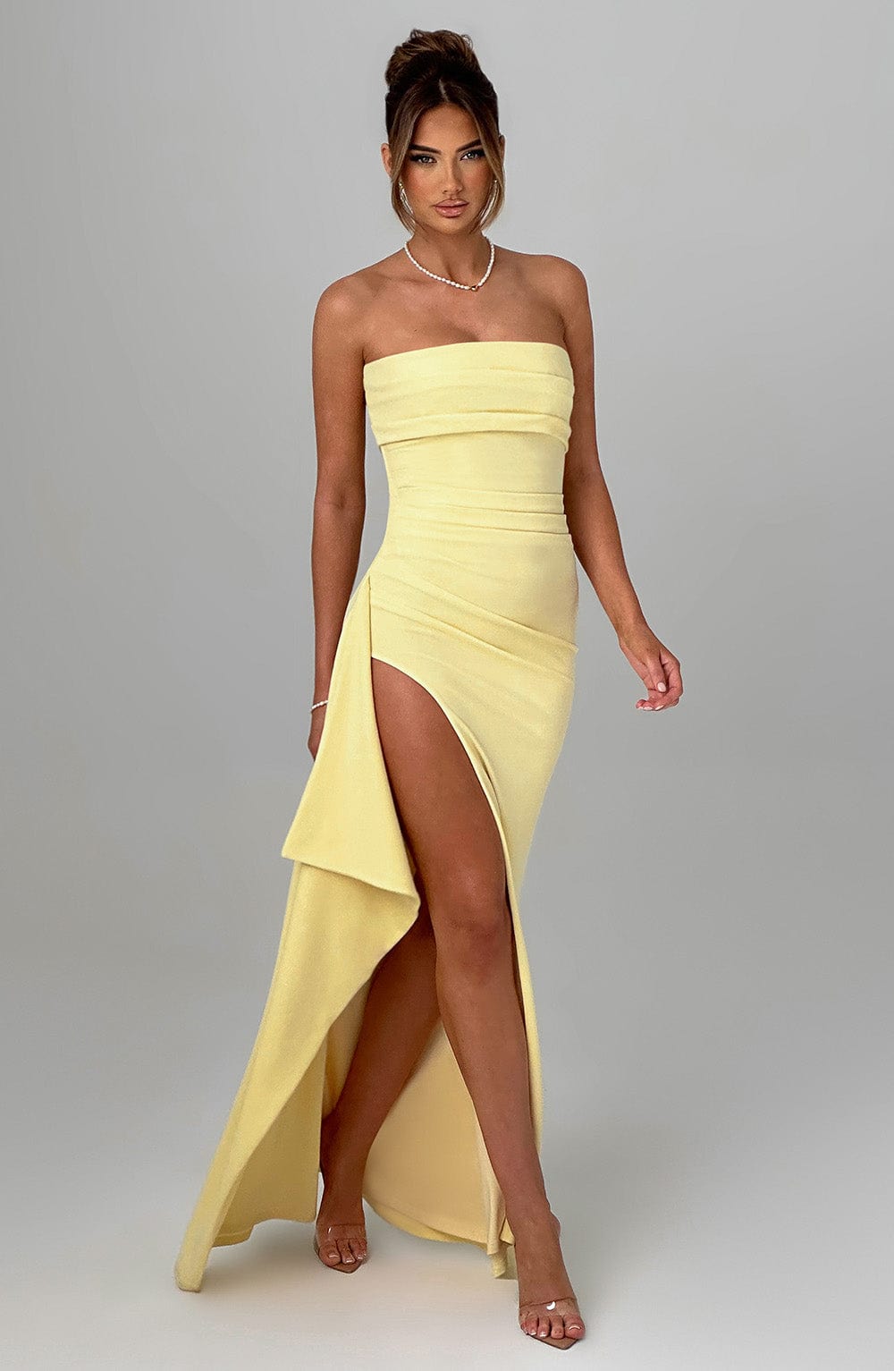 Maxikleid mit Rüschen