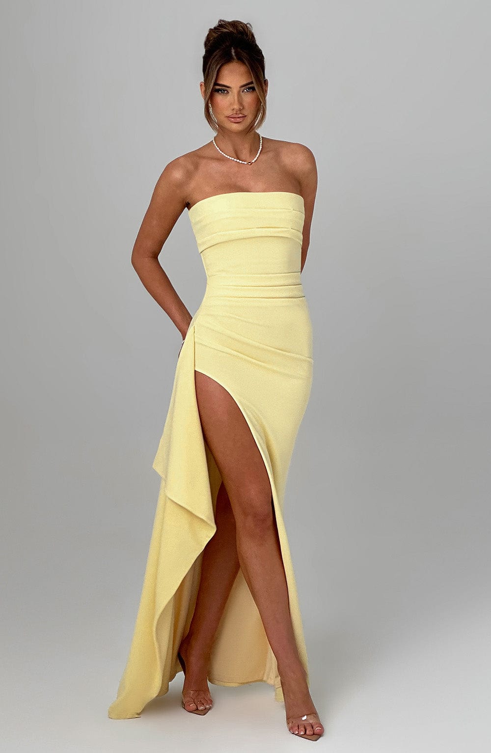 Maxikleid mit Rüschen